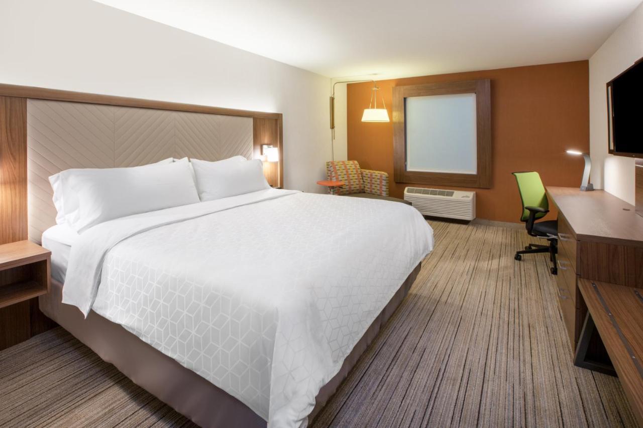 Holiday Inn Express & Suites Del Rio By Ihg Екстериор снимка