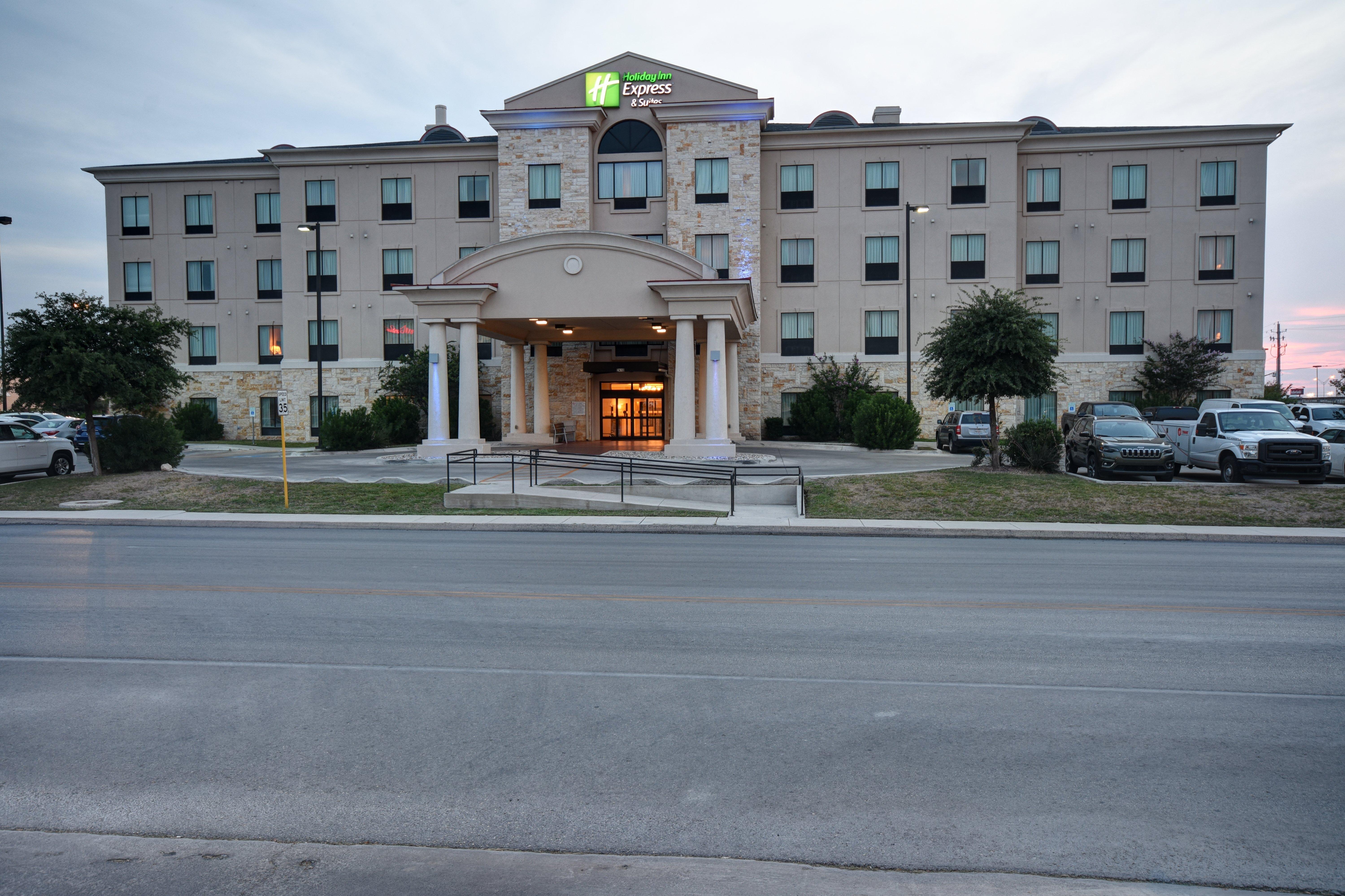 Holiday Inn Express & Suites Del Rio By Ihg Екстериор снимка