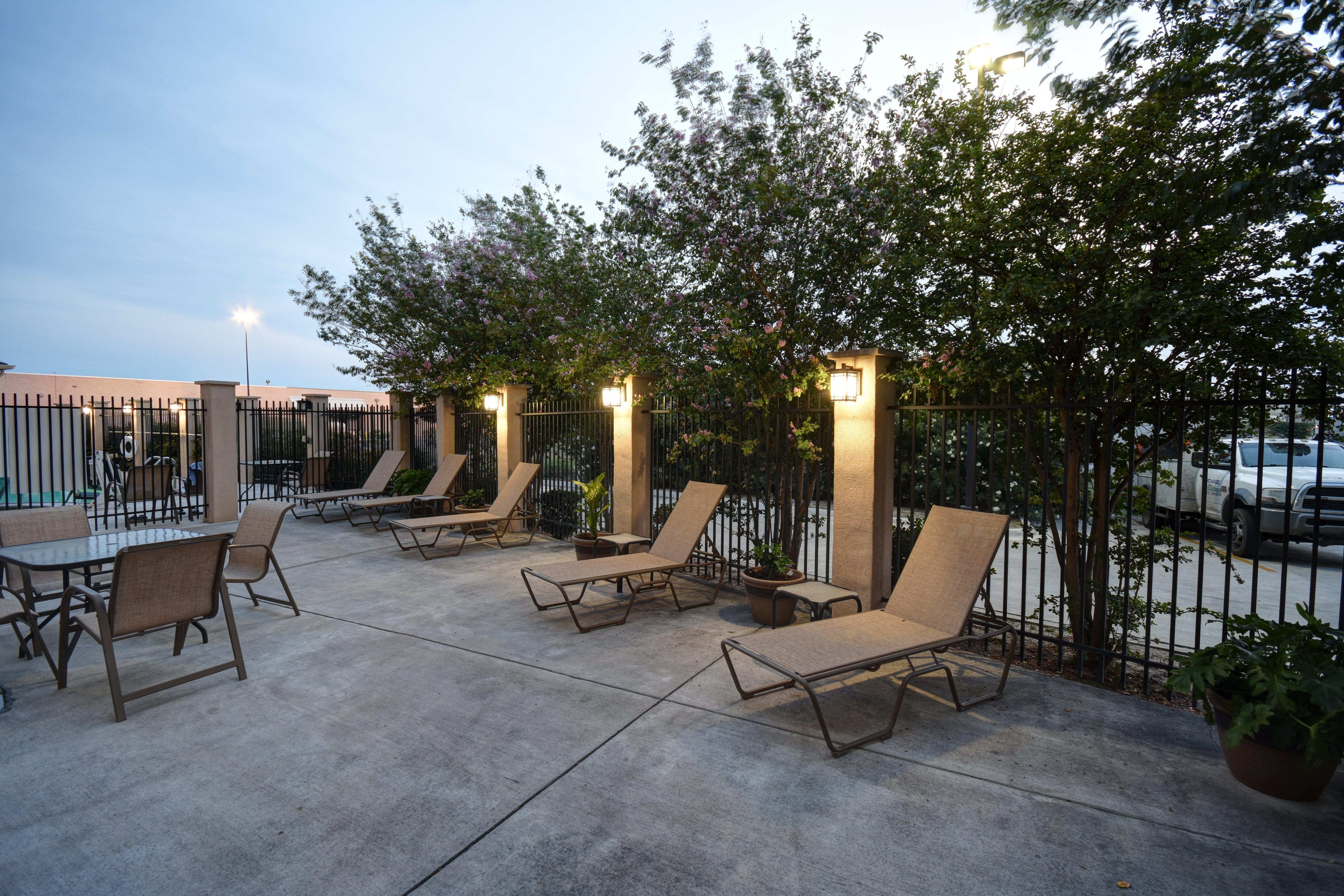 Holiday Inn Express & Suites Del Rio By Ihg Екстериор снимка