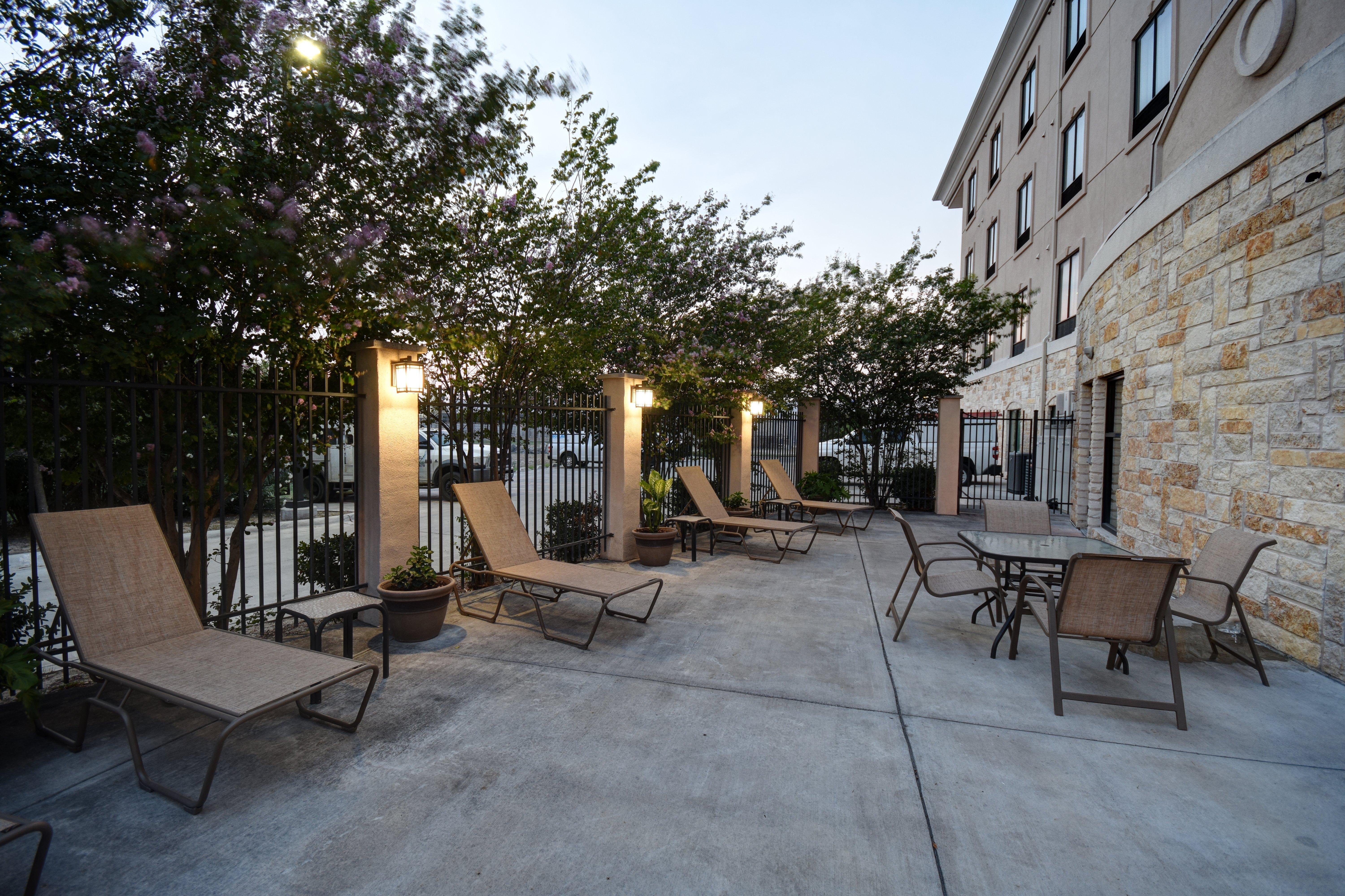 Holiday Inn Express & Suites Del Rio By Ihg Екстериор снимка