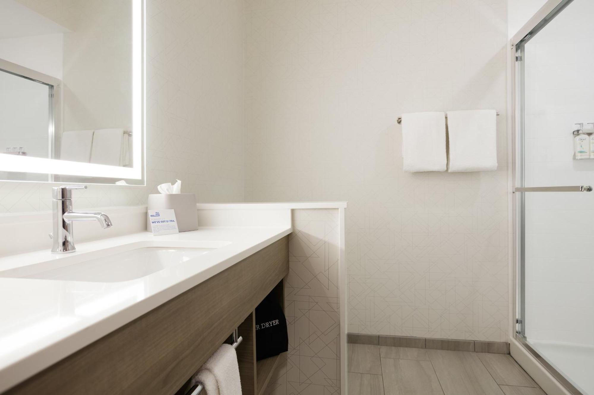 Holiday Inn Express & Suites Del Rio By Ihg Екстериор снимка