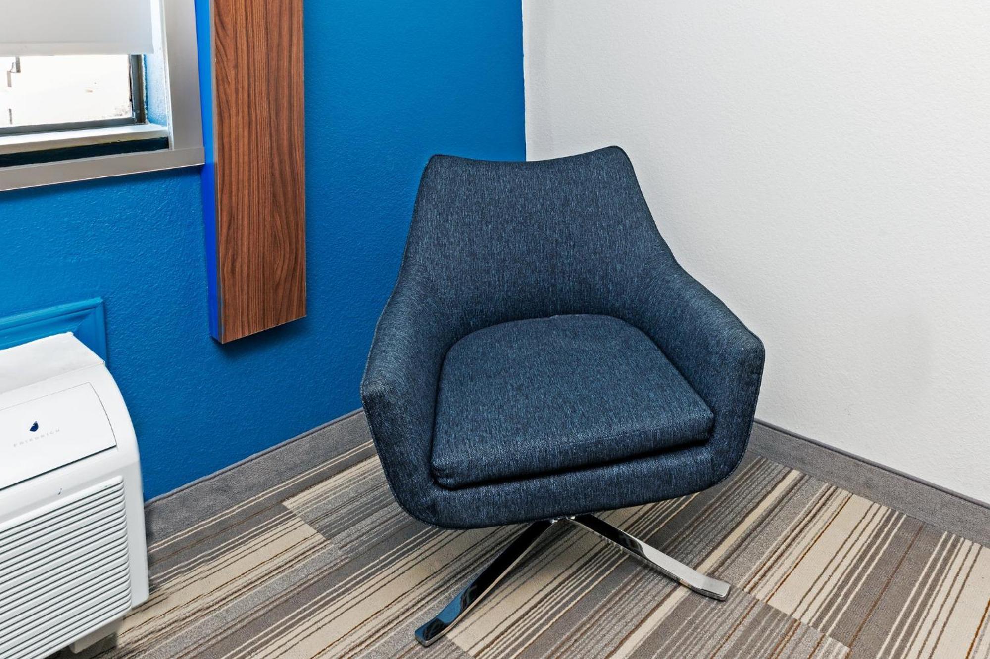 Holiday Inn Express & Suites Del Rio By Ihg Екстериор снимка