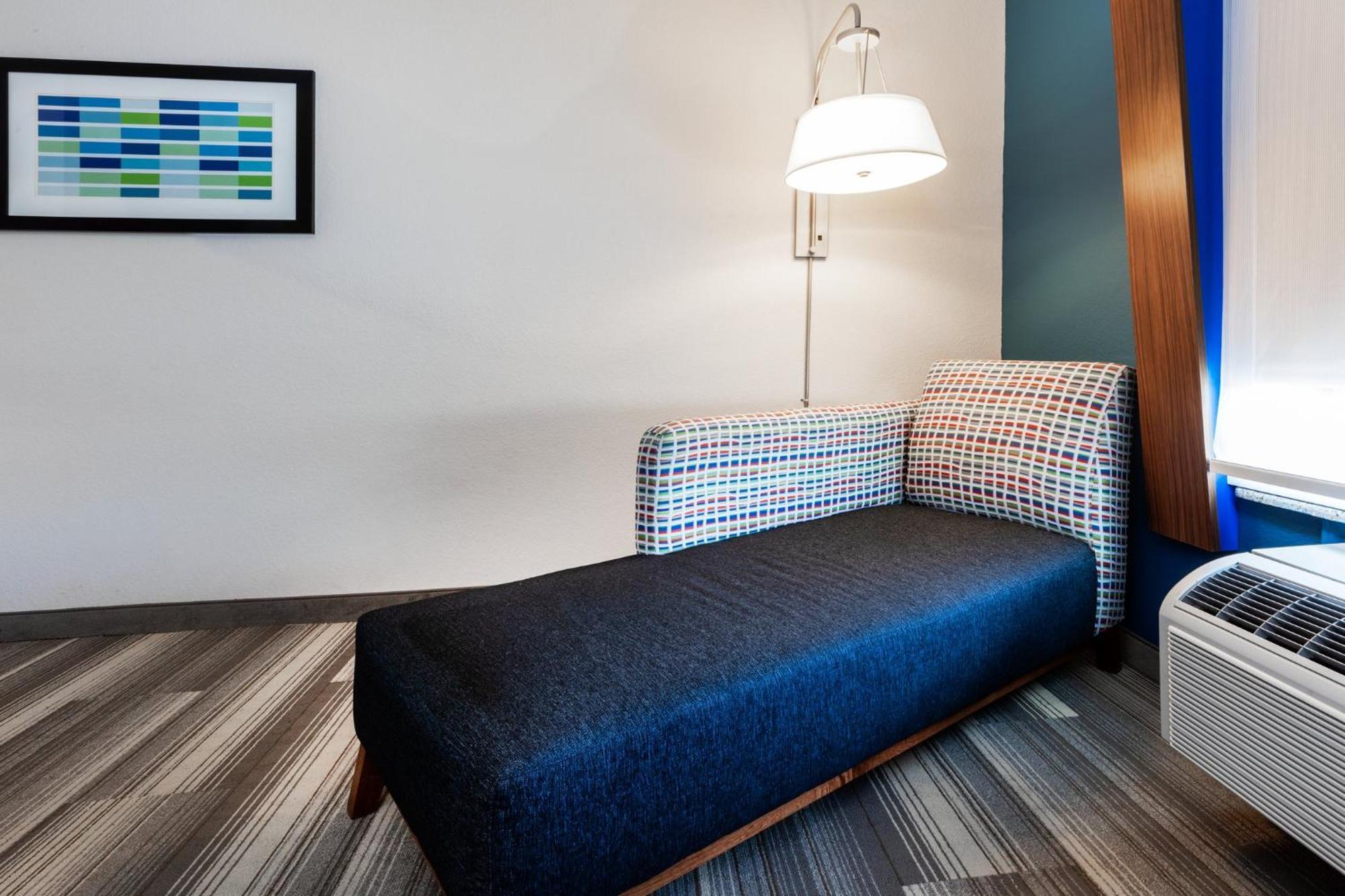 Holiday Inn Express & Suites Del Rio By Ihg Екстериор снимка