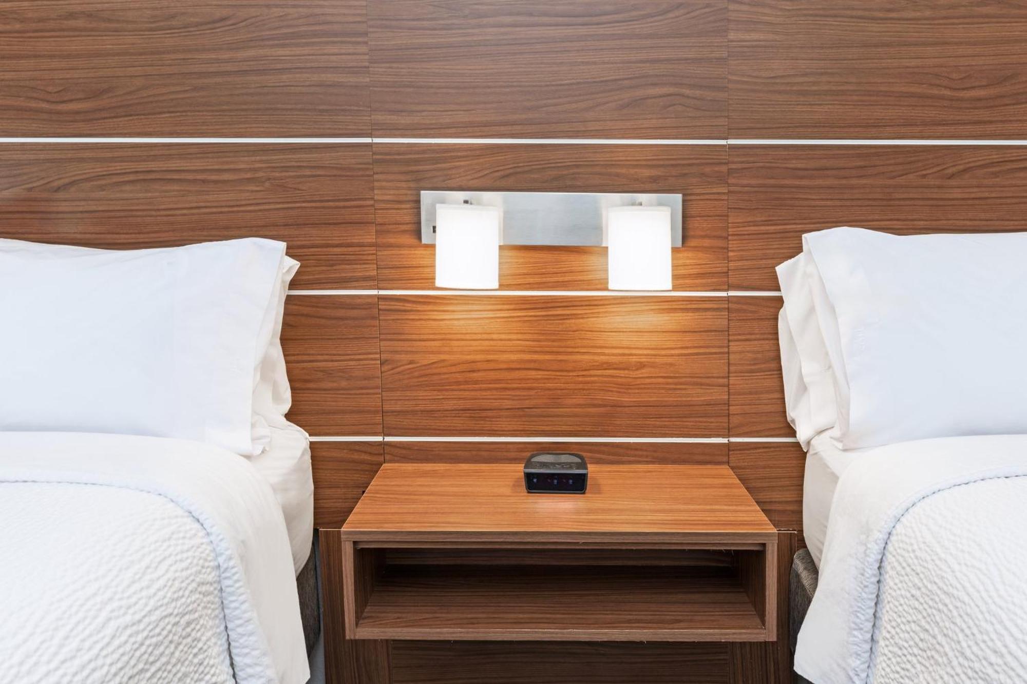 Holiday Inn Express & Suites Del Rio By Ihg Екстериор снимка