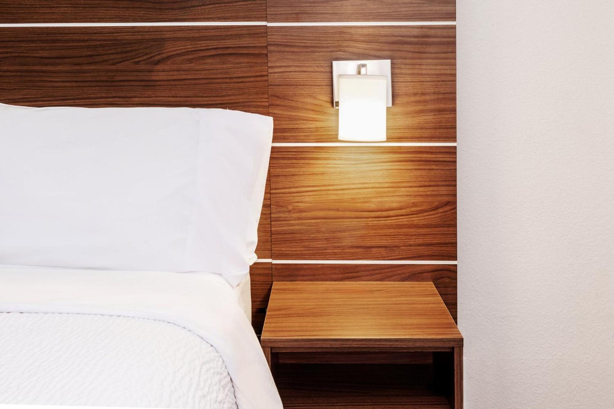 Holiday Inn Express & Suites Del Rio By Ihg Екстериор снимка