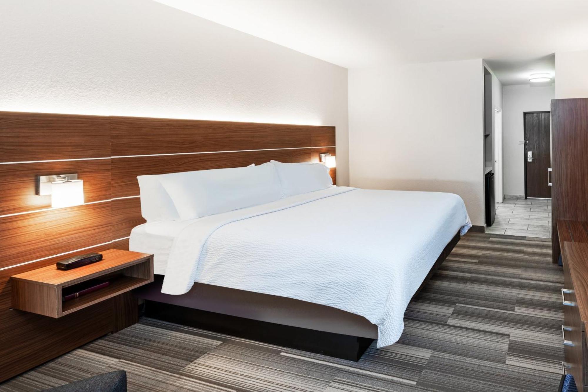 Holiday Inn Express & Suites Del Rio By Ihg Екстериор снимка