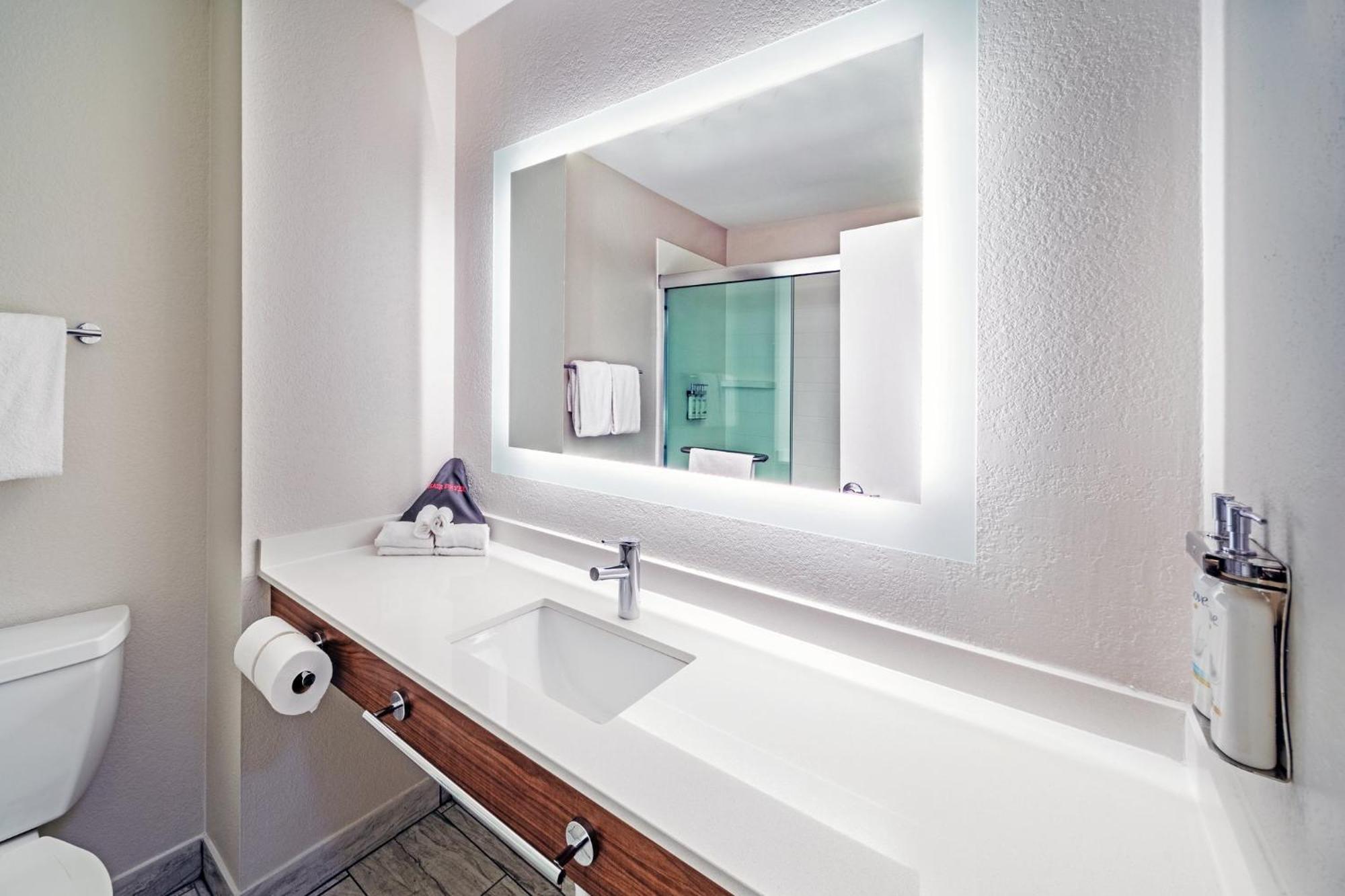 Holiday Inn Express & Suites Del Rio By Ihg Екстериор снимка