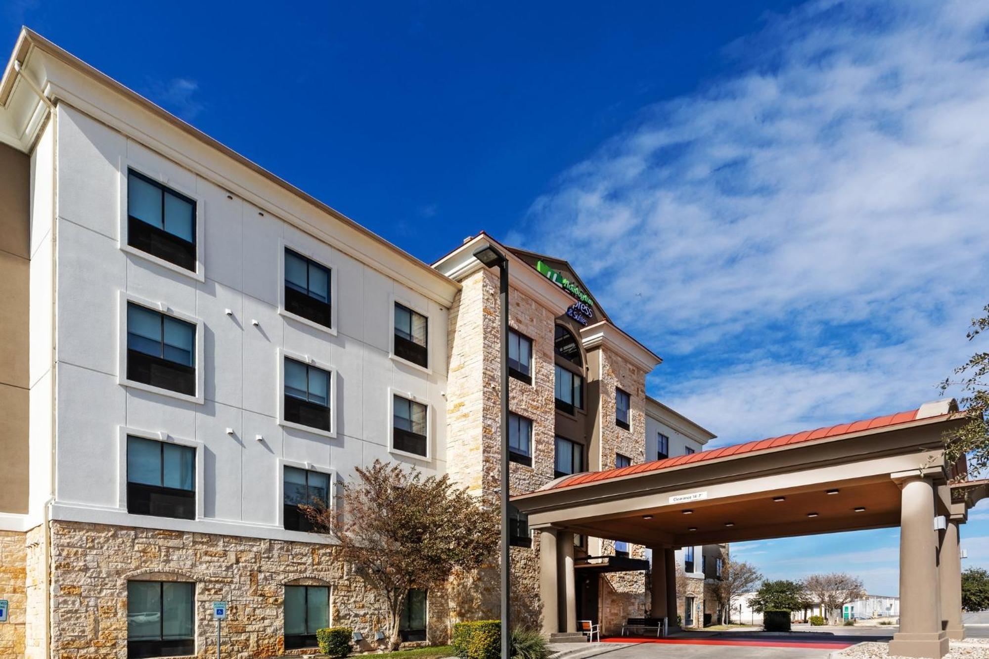 Holiday Inn Express & Suites Del Rio By Ihg Екстериор снимка