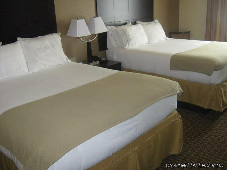 Holiday Inn Express & Suites Del Rio By Ihg Екстериор снимка